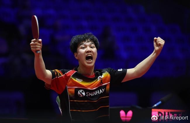 在球队的碰 在球队的碰